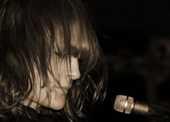 Metric - LIVE IT OUT